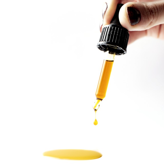 CBD olja från doseringspimpett